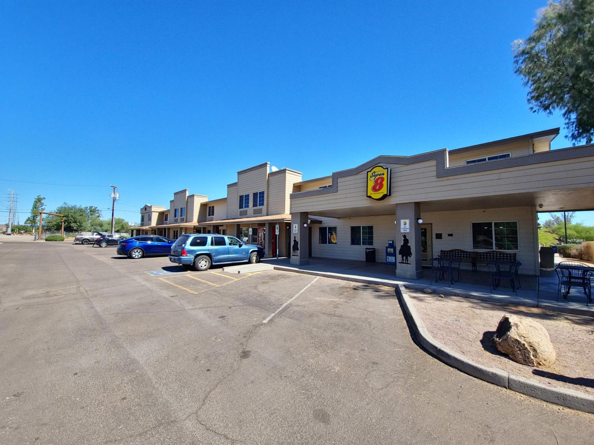 Super 8 By Wyndham Wickenburg Az Ξενοδοχείο Εξωτερικό φωτογραφία